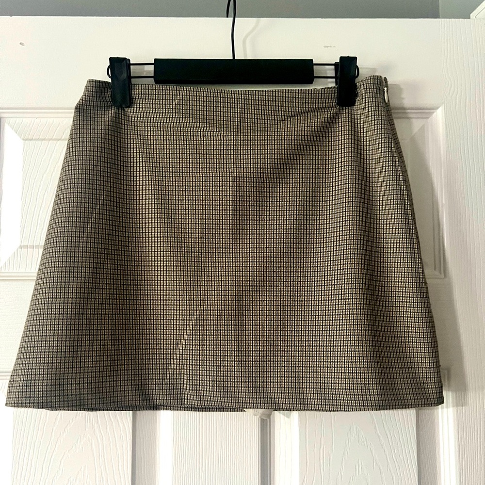 A&F Tan Checkered Skort